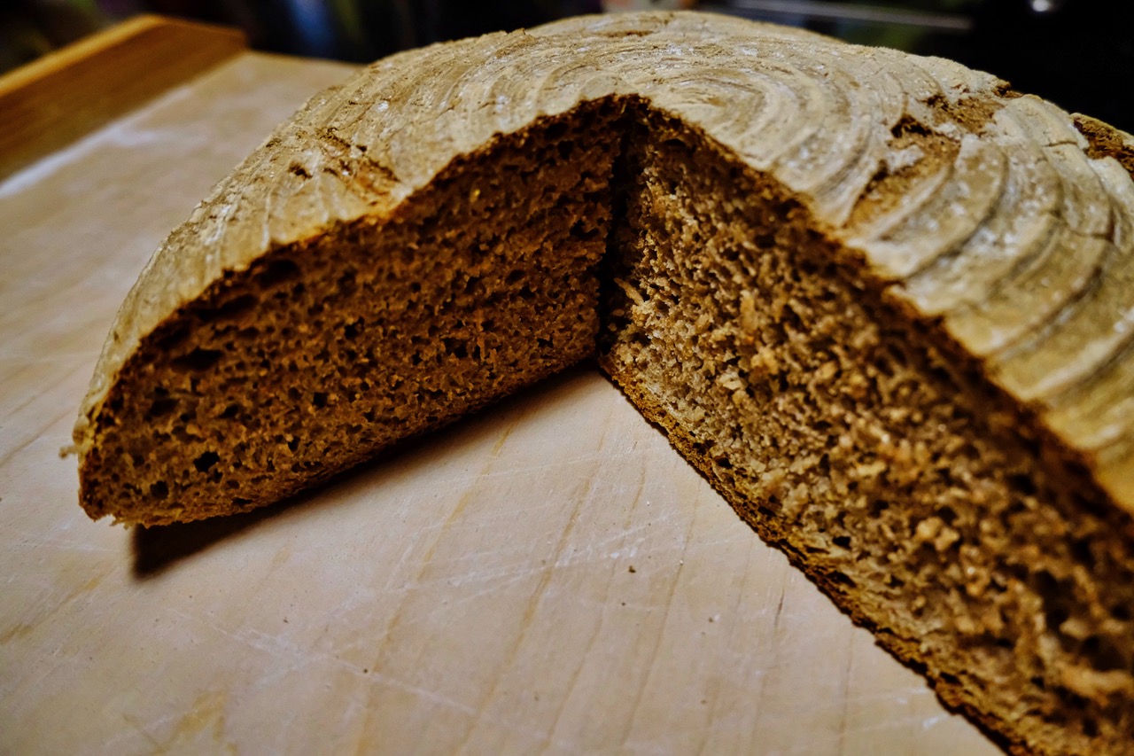 Dinkel-Brot mit Roggen-Sauerteig - Klockerei Blog